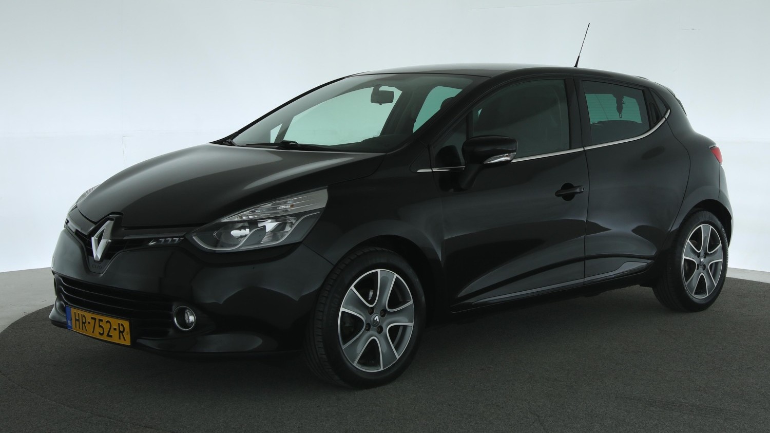 Renault Clio Hatchback 2015 HR-752-R 1