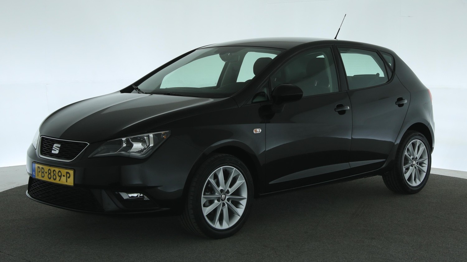 Seat Ibiza Hatchback 2017 PB-889-P 1