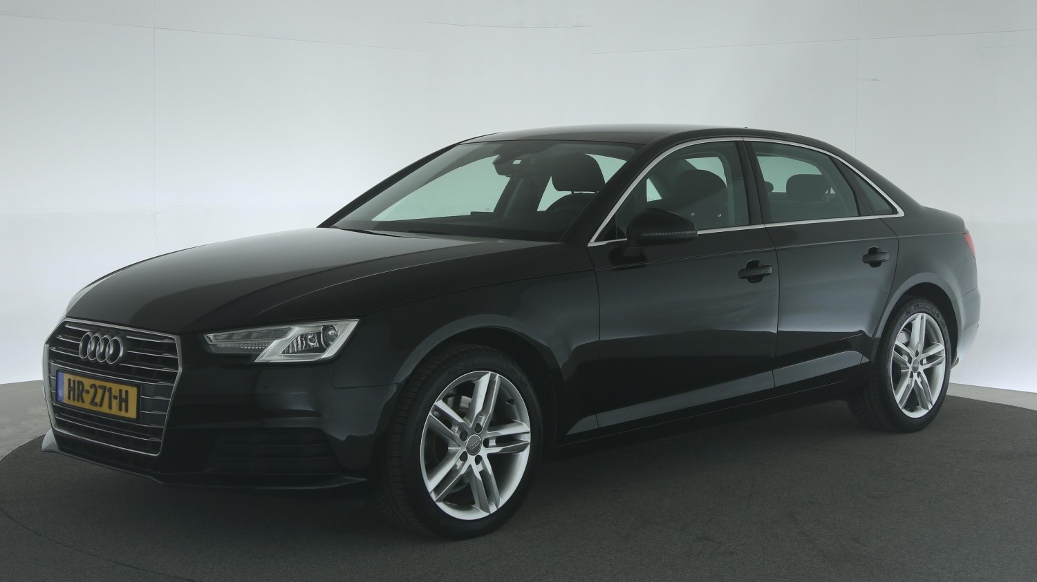 Audi A4 Sedan 2015 HR-271-H 1