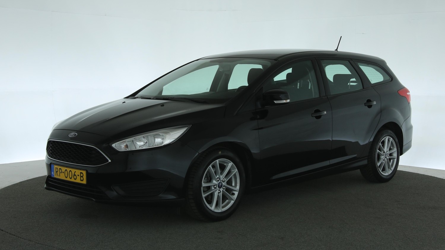 Ford Focus Station 2018 RP-006-B 1