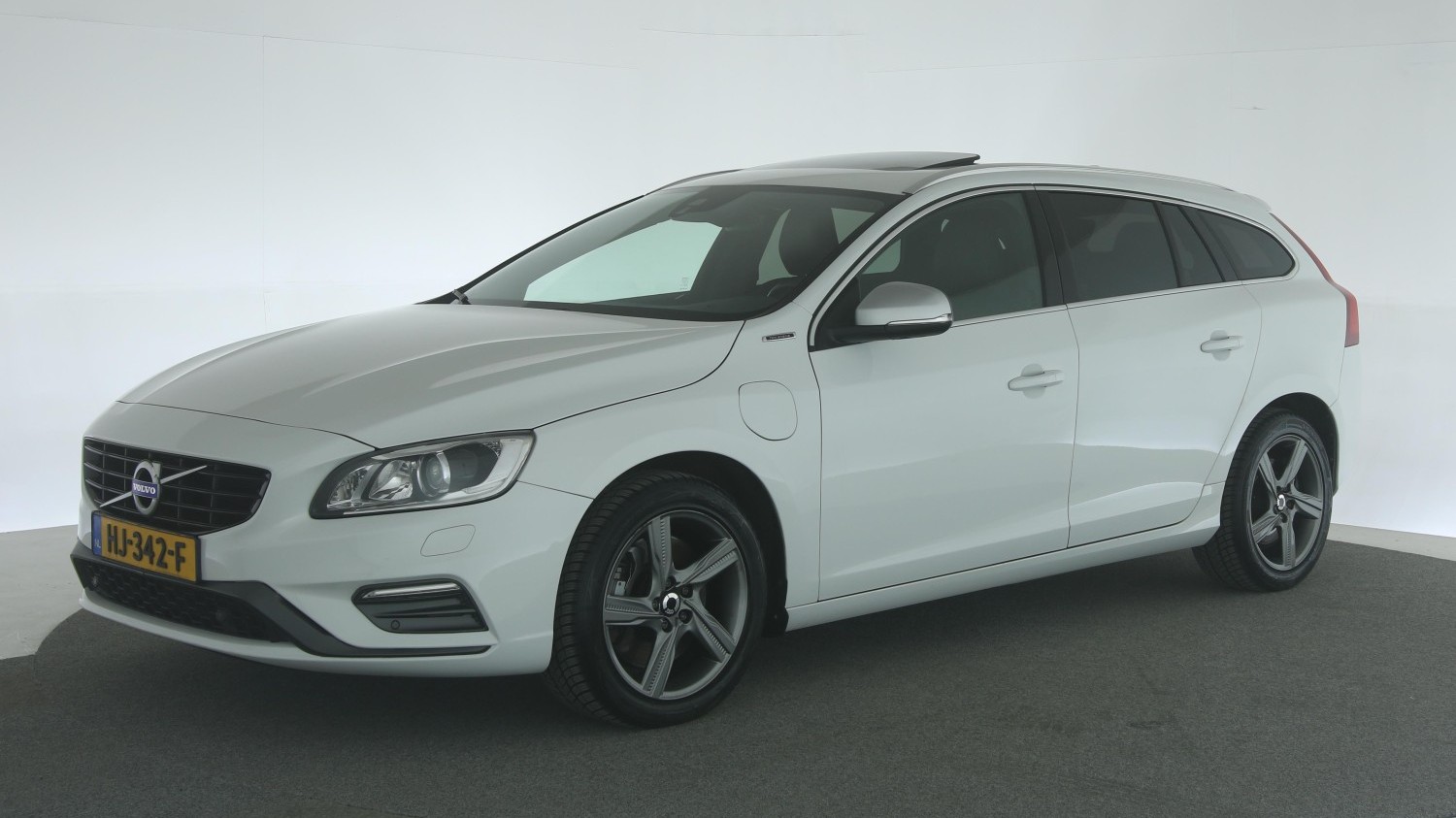 Volvo V60 Station 2015 HJ-342-F 1