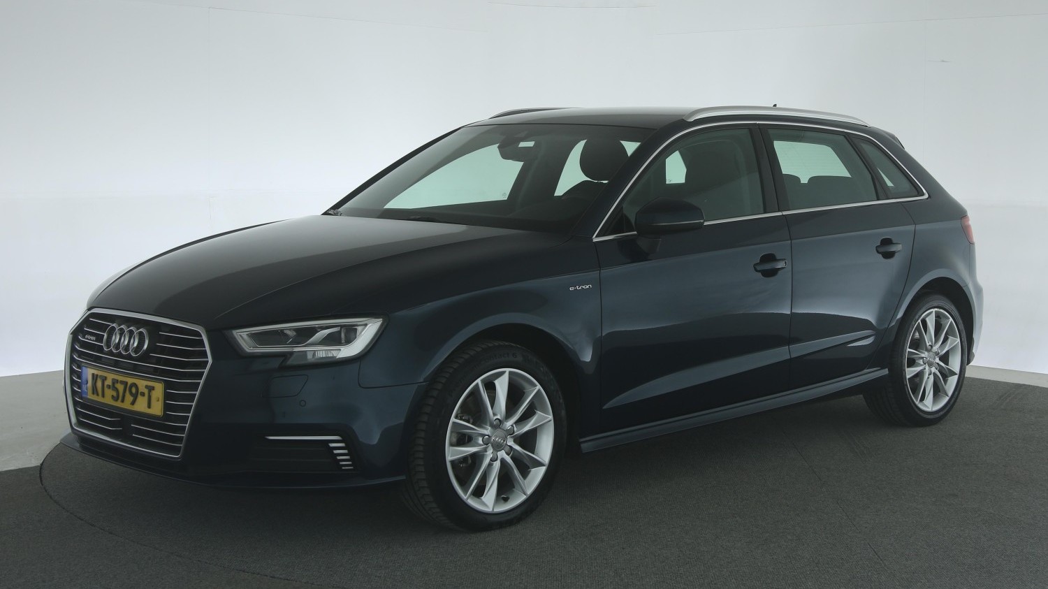 Audi A3 Hatchback 2016 KT-579-T 1