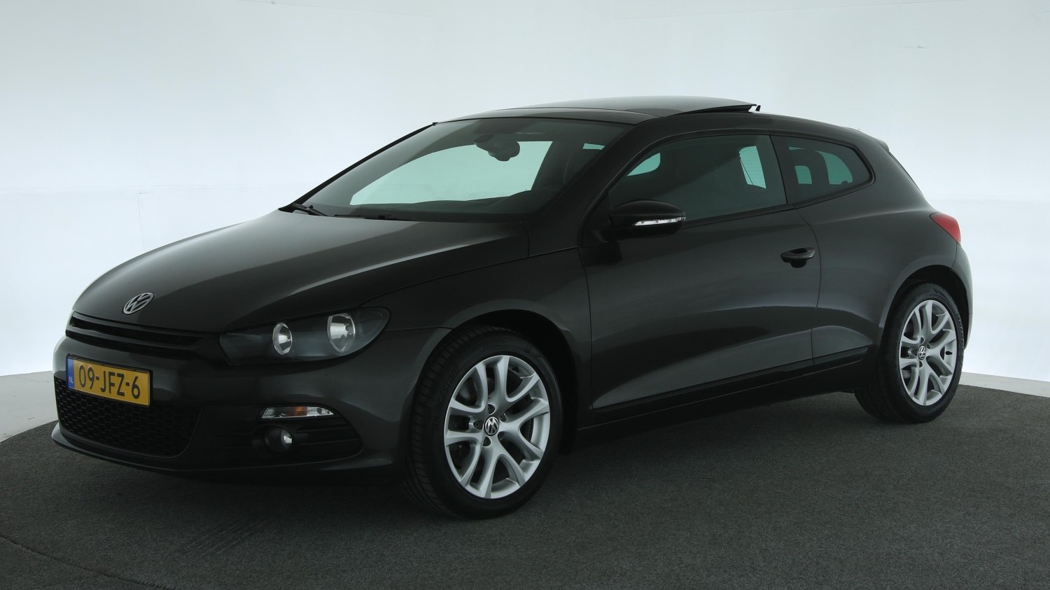 Volkswagen Scirocco Coupé 2009 09-JFZ-6 1