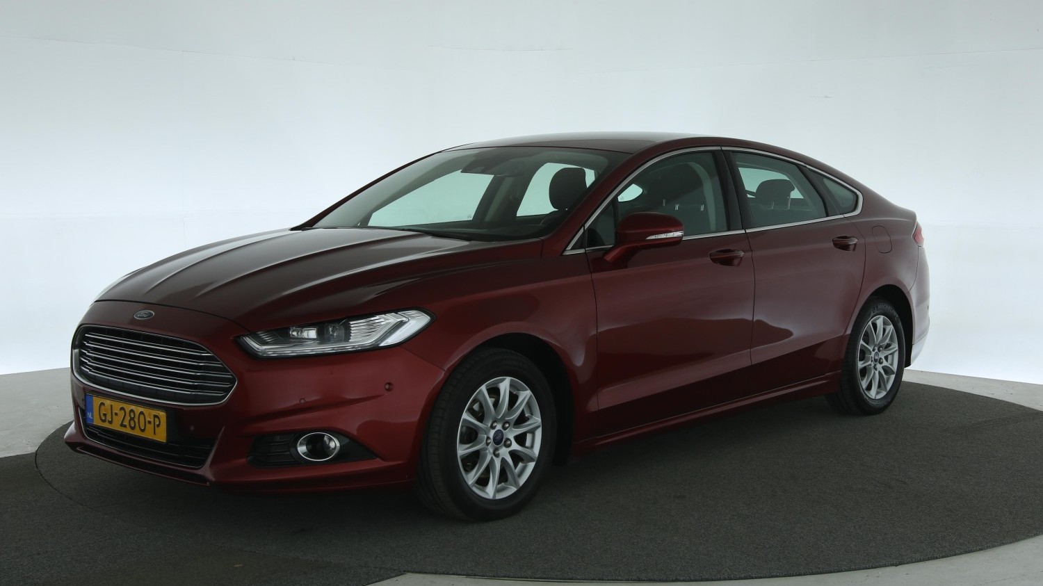 Ford Mondeo Hatchback 2015 GJ-280-P 1