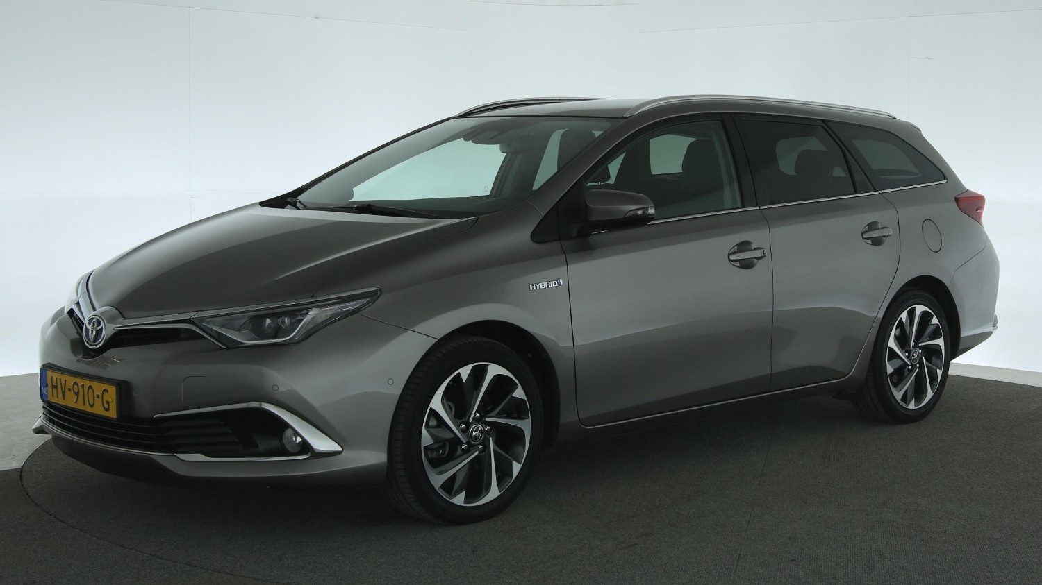 Toyota Auris Station 2015 HV-910-G 1
