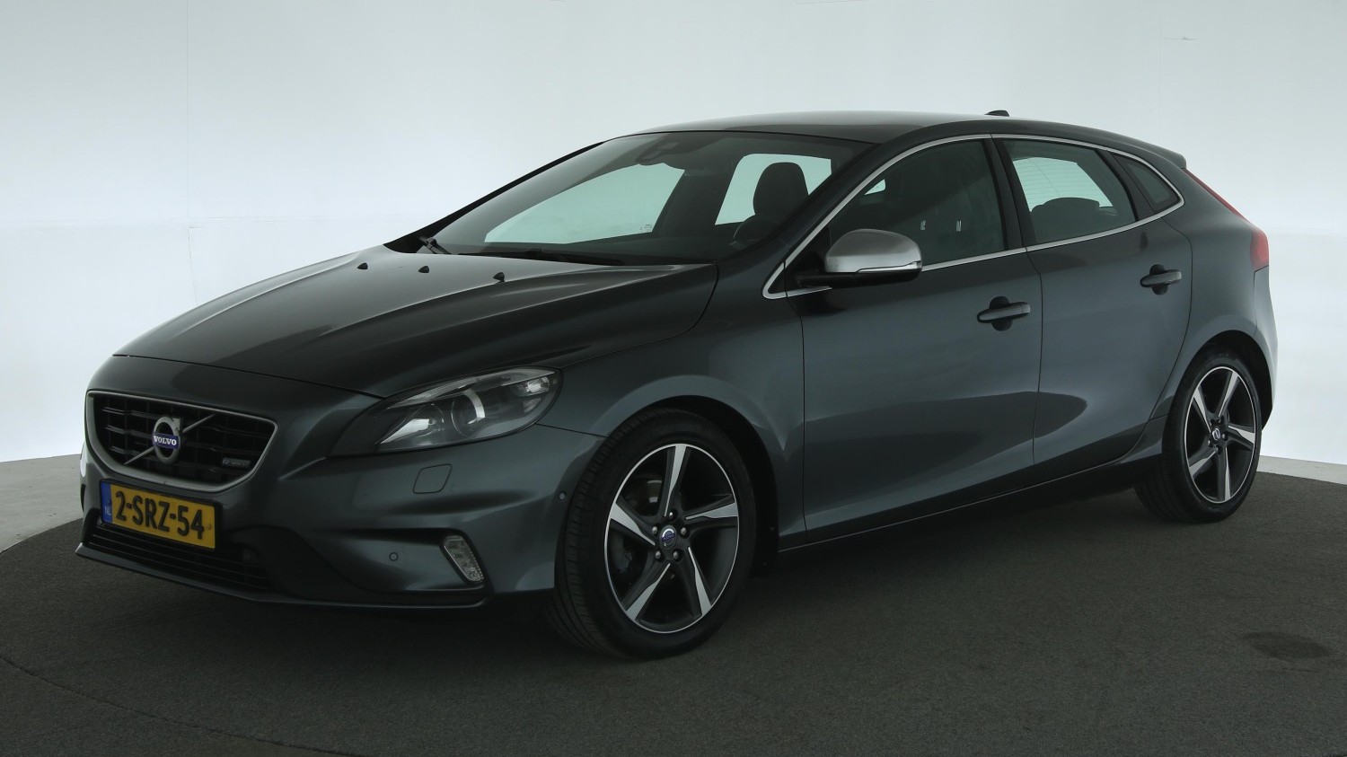 Volvo V40 Hatchback 2013 2-SRZ-54 1