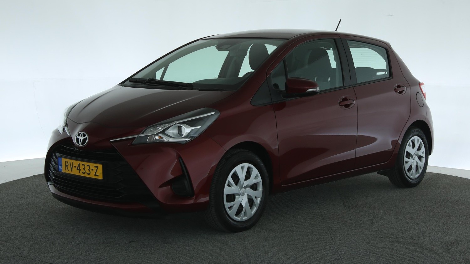 Toyota Yaris Hatchback 2018 RV-433-Z 1