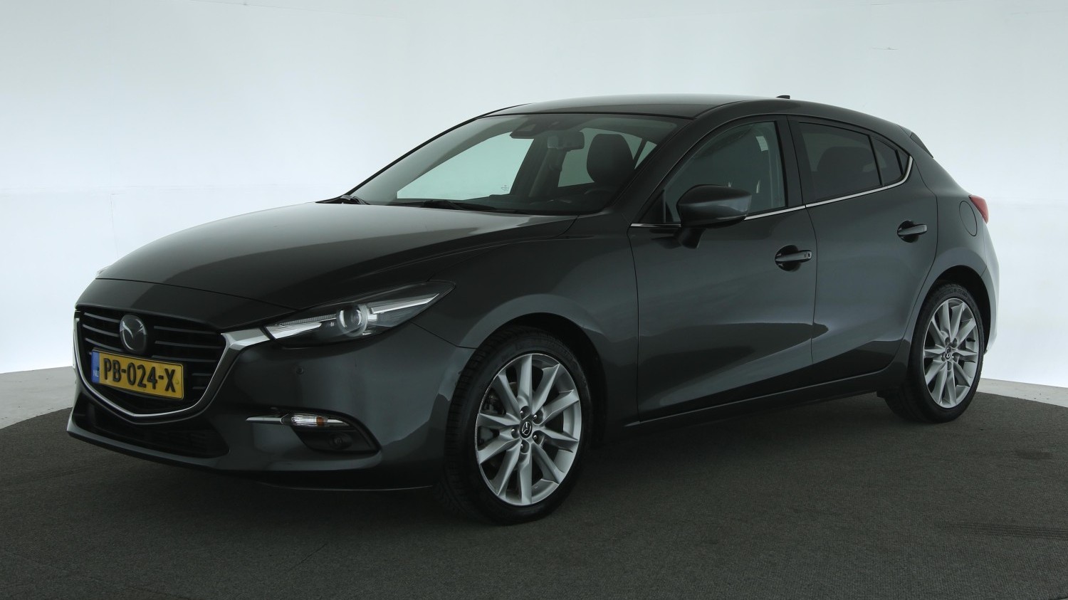 Mazda 3 Hatchback 2017 PB-024-X 1