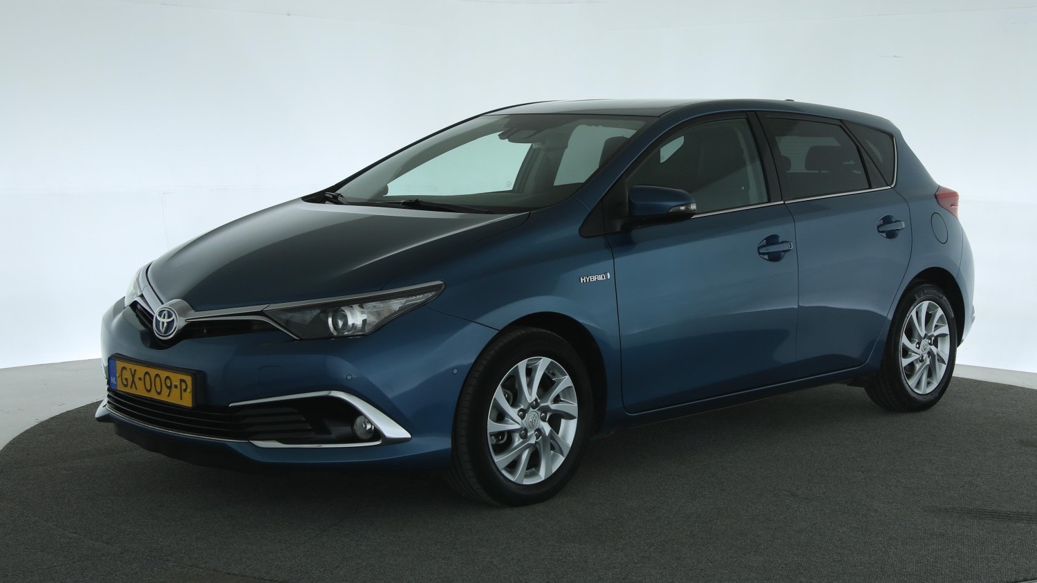 Toyota Auris Hatchback 2015 GX-009-P 1