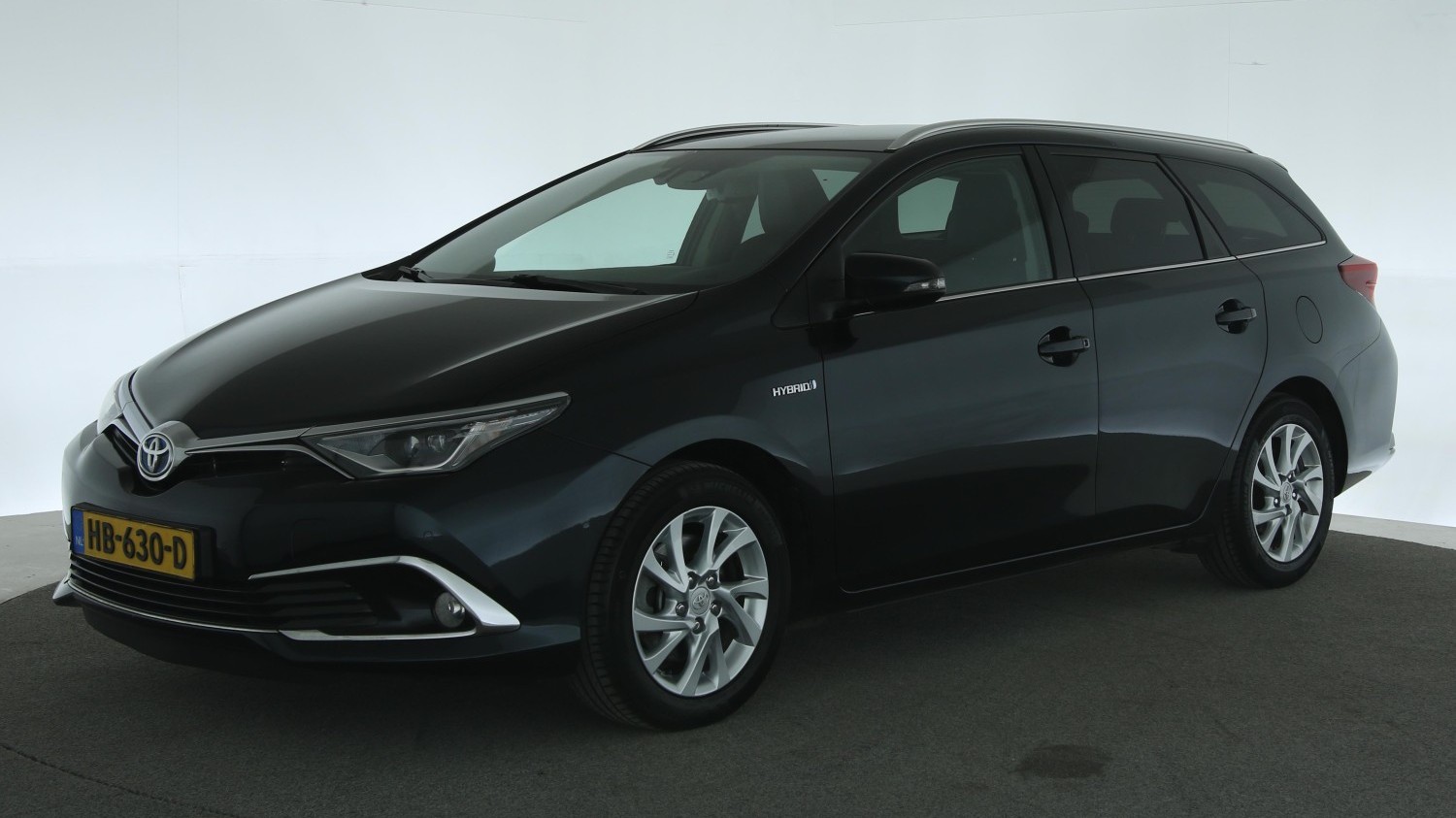 Toyota Auris Station 2015 HB-630-D 1