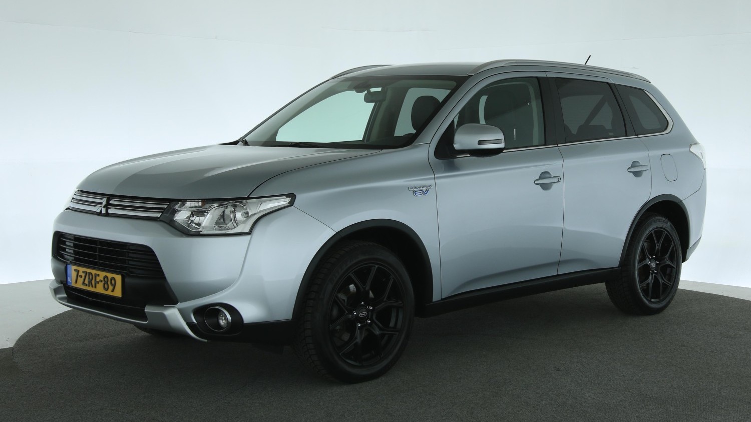 Mitsubishi Outlander SUV / Terreinwagen 2015 7-ZRF-89 1