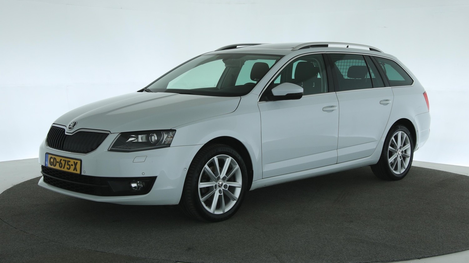 Skoda Octavia Station 2015 GD-675-X 1