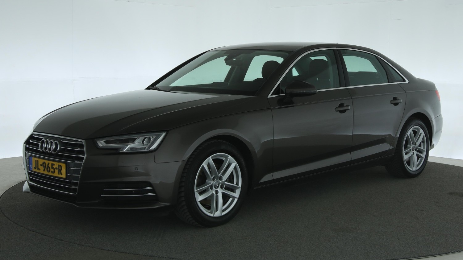 Audi A4 Sedan 2016 JL-965-R 1