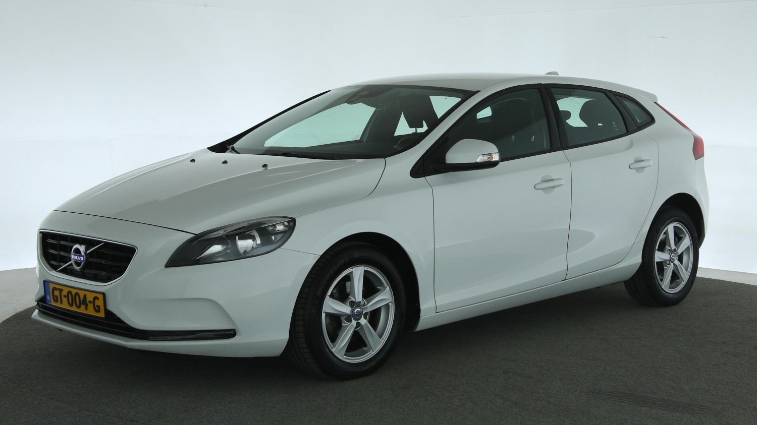 Volvo V40 Hatchback 2015 GT-004-G 1