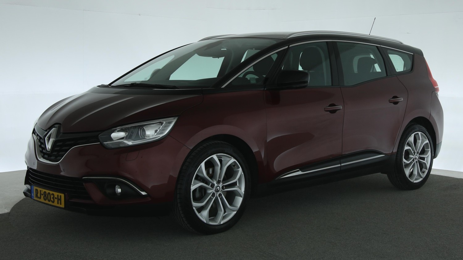 Renault Grand Scenic MPV 2017 RJ-803-H 1