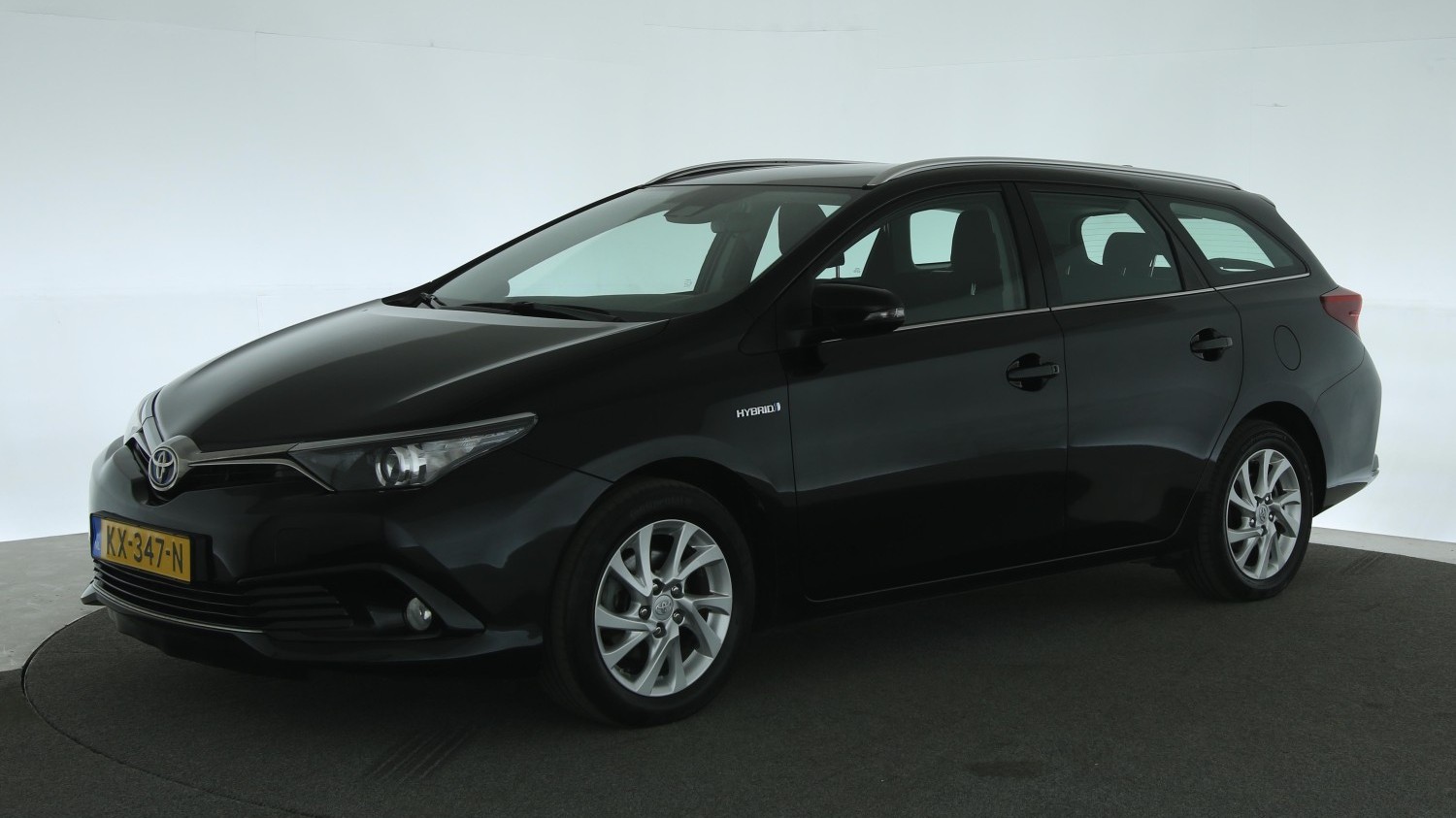 Toyota Auris Station 2016 KX-347-N 1