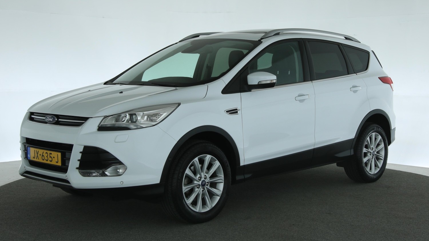 Ford Kuga SUV / Terreinwagen 2016 JX-635-J 1
