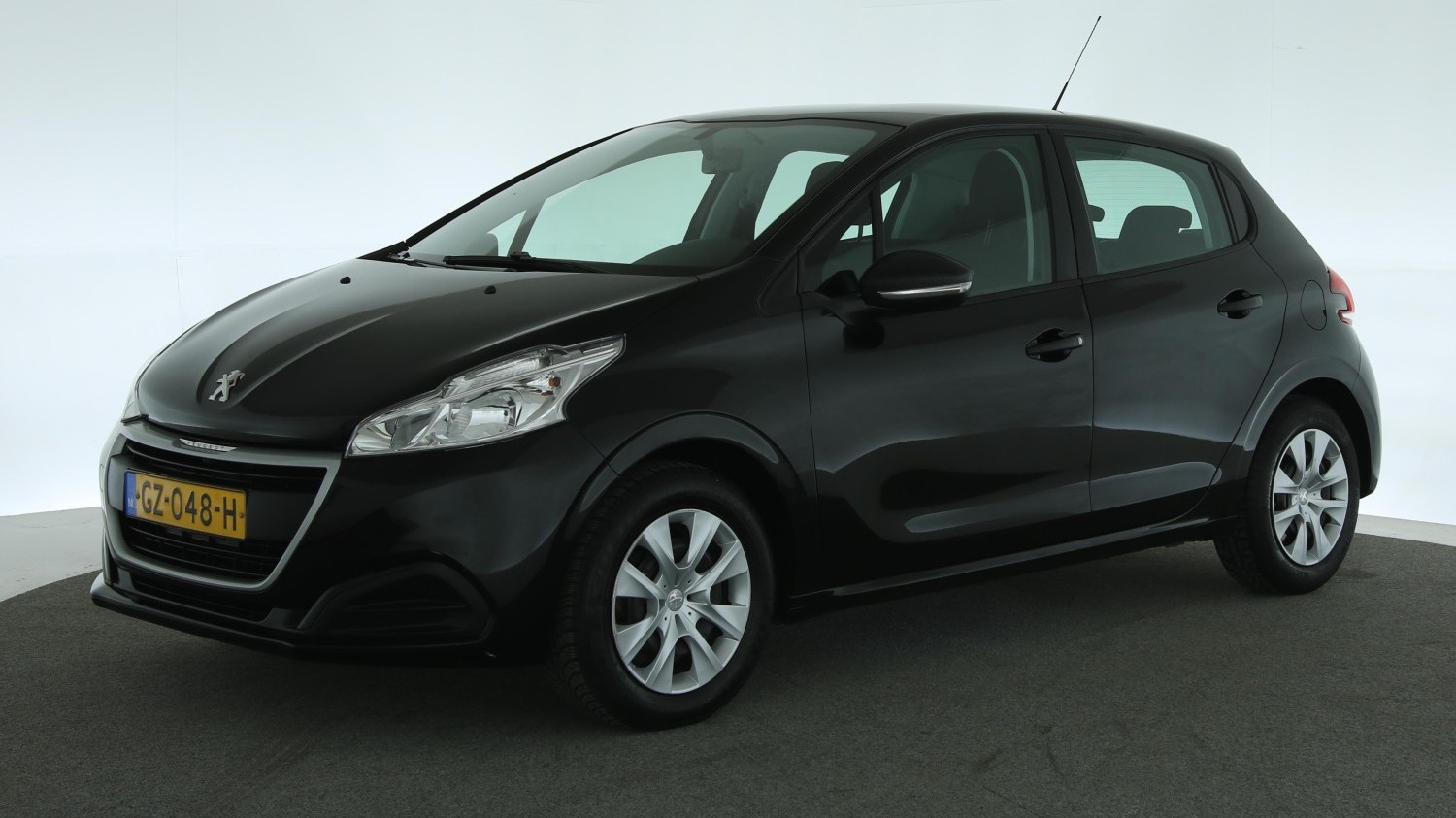 Peugeot 208 Hatchback 2015 GZ-048-H 1