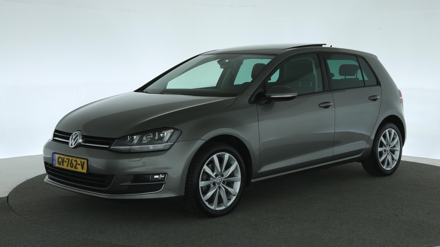 Volkswagen Golf Hatchback 2015 GV-762-V 1