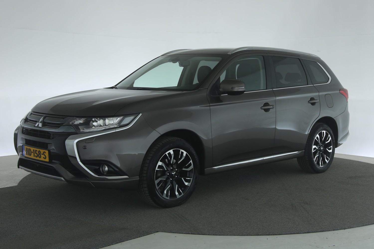 Mitsubishi Outlander HD158S kopen? Vaartland.nl