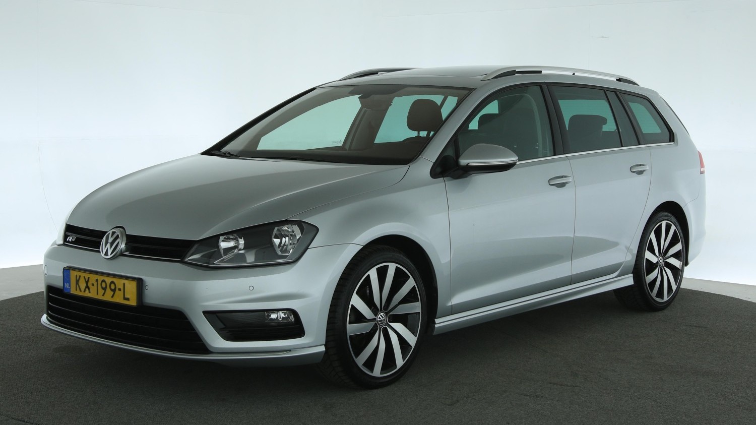 Volkswagen Golf Station 2016 KX-199-L 1