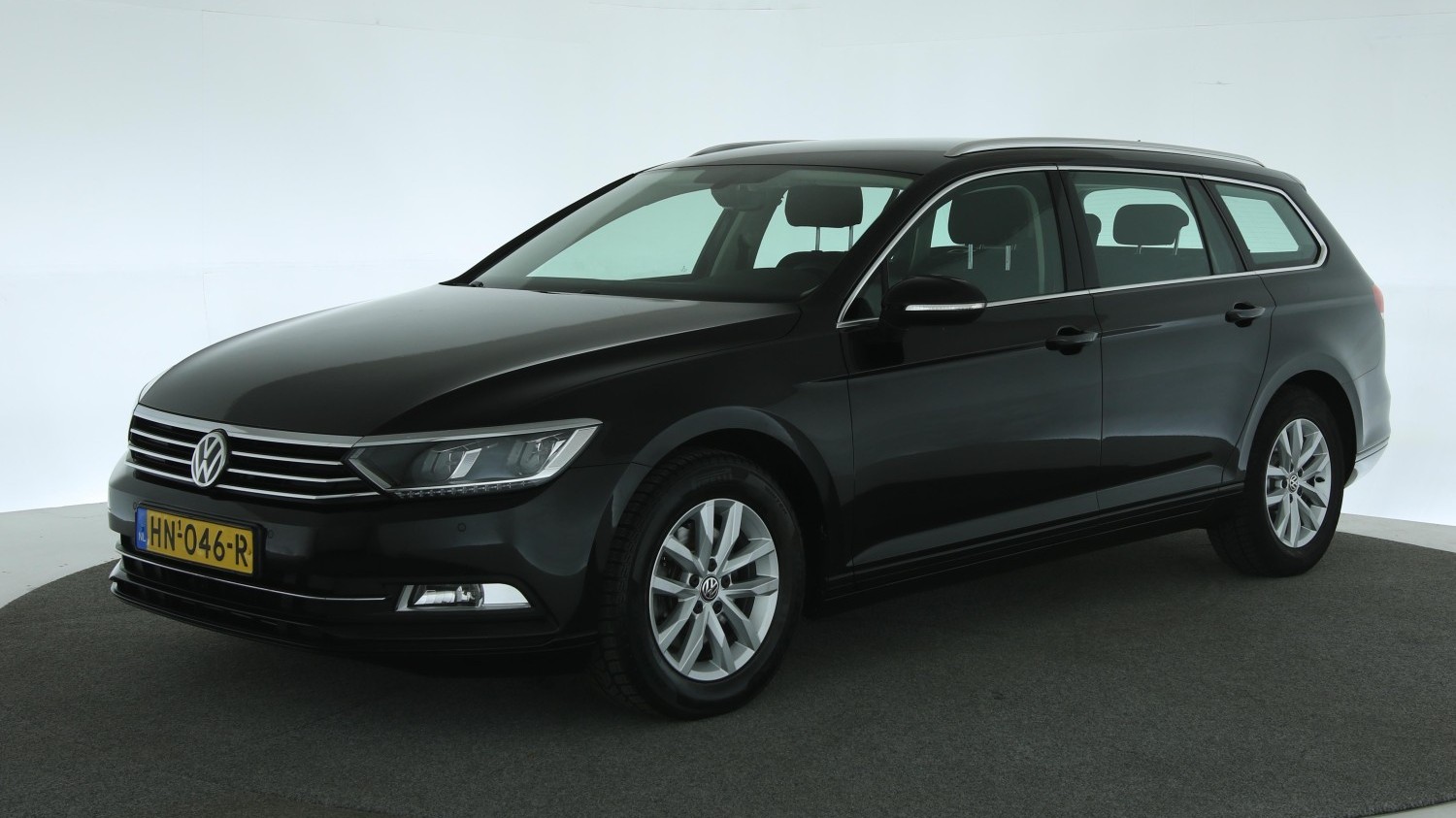 Volkswagen Passat Station 2016 HN-046-R 1