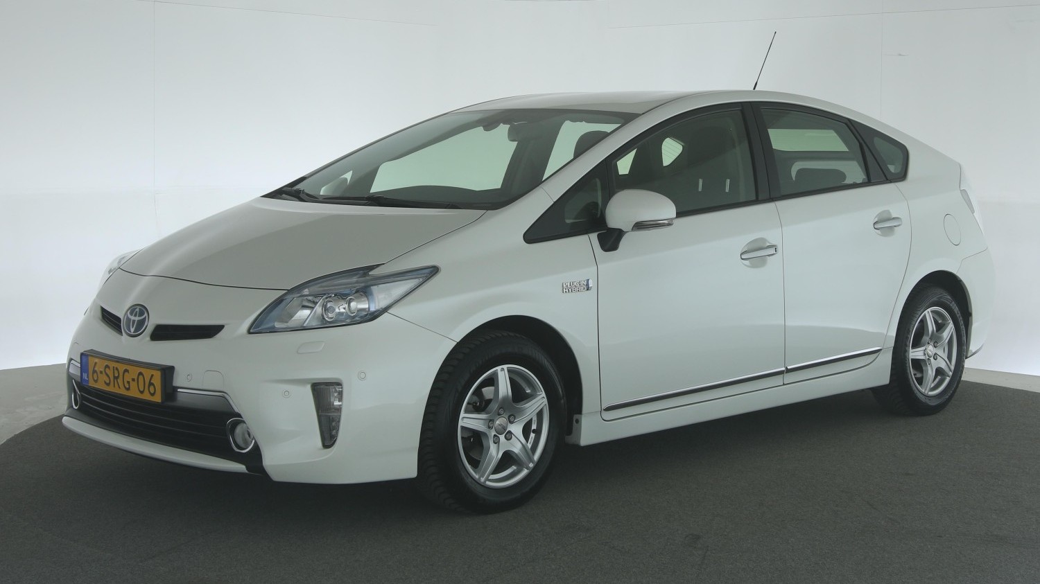 Toyota Prius Hatchback 2013 6-SRG-06 1