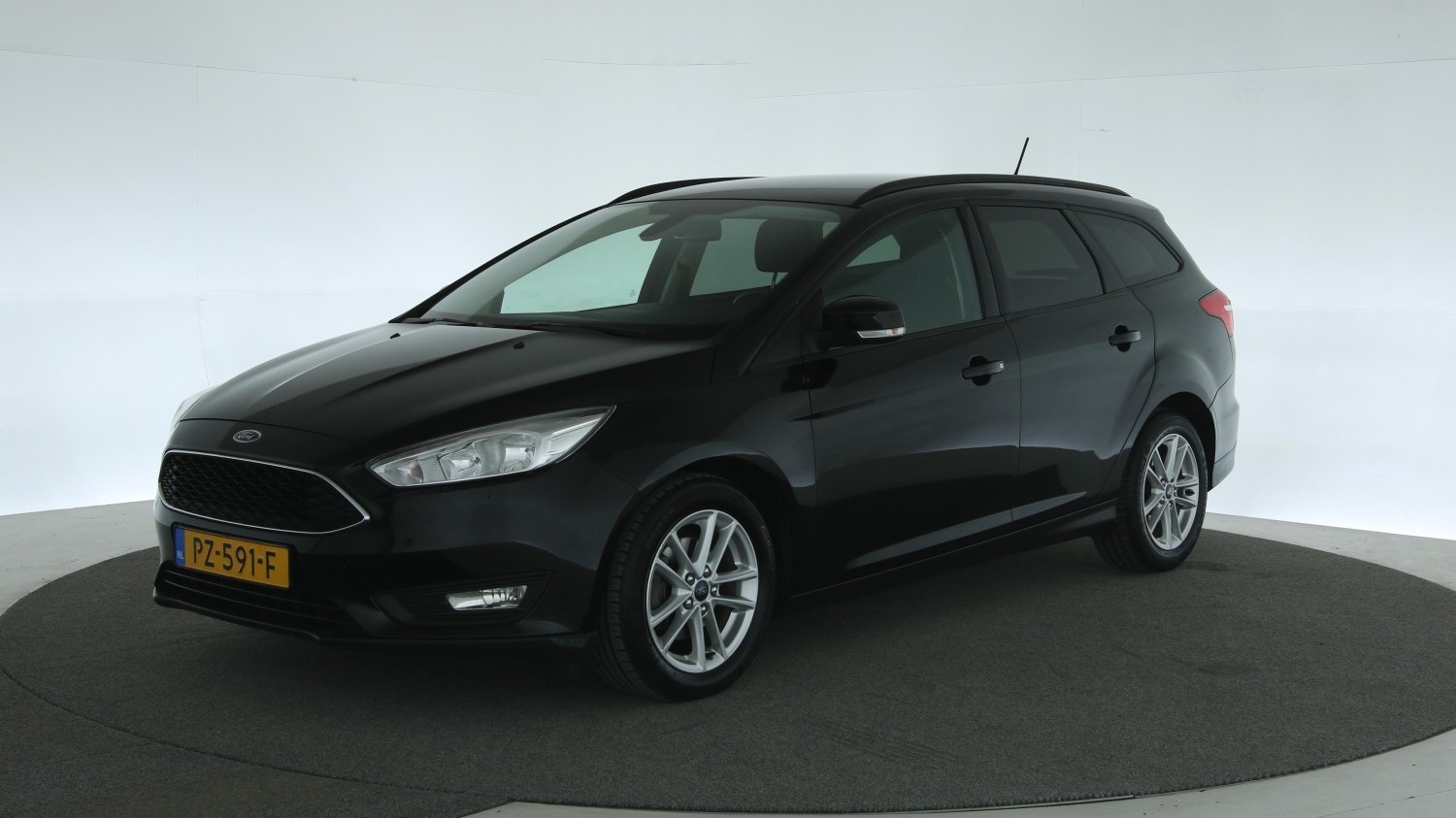 Ford Focus Station 2017 PZ-591-F 1