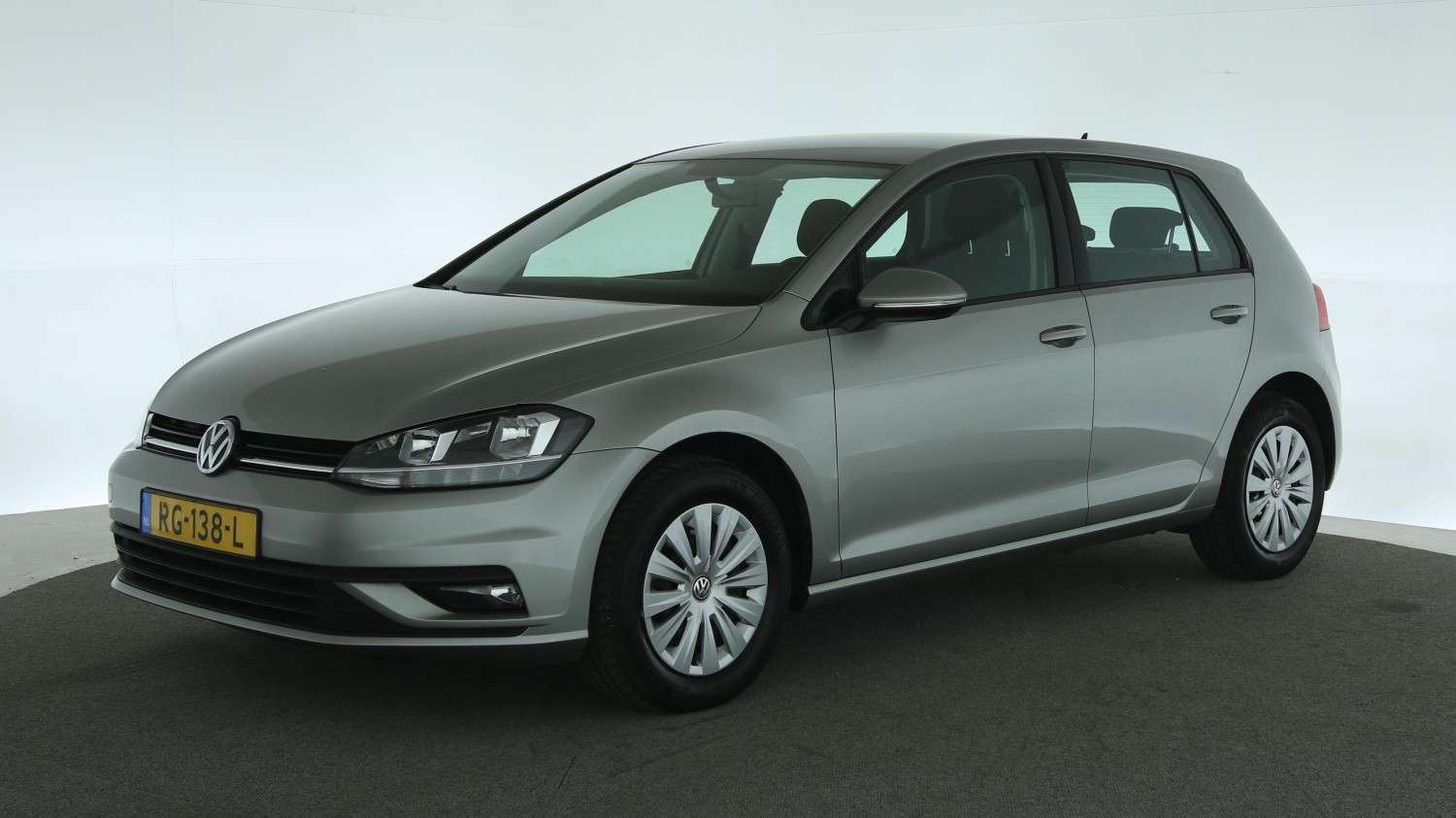 Volkswagen Golf Hatchback 2017 RG-138-L 1