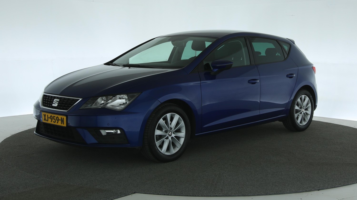 Seat Leon Hatchback 2017 XJ-959-N 1