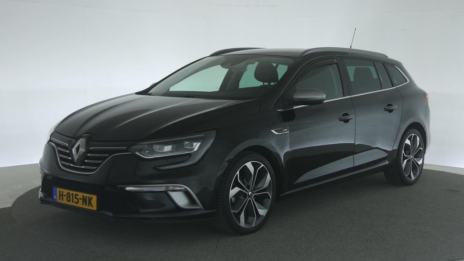 Renault Mégane Station 2018 H-815-NK 1