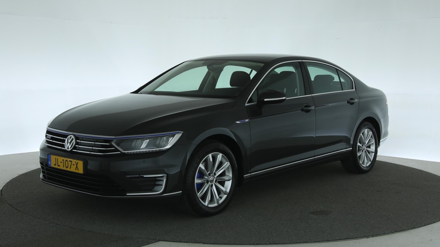 Volkswagen Passat Sedan 2016 JL-107-X 1