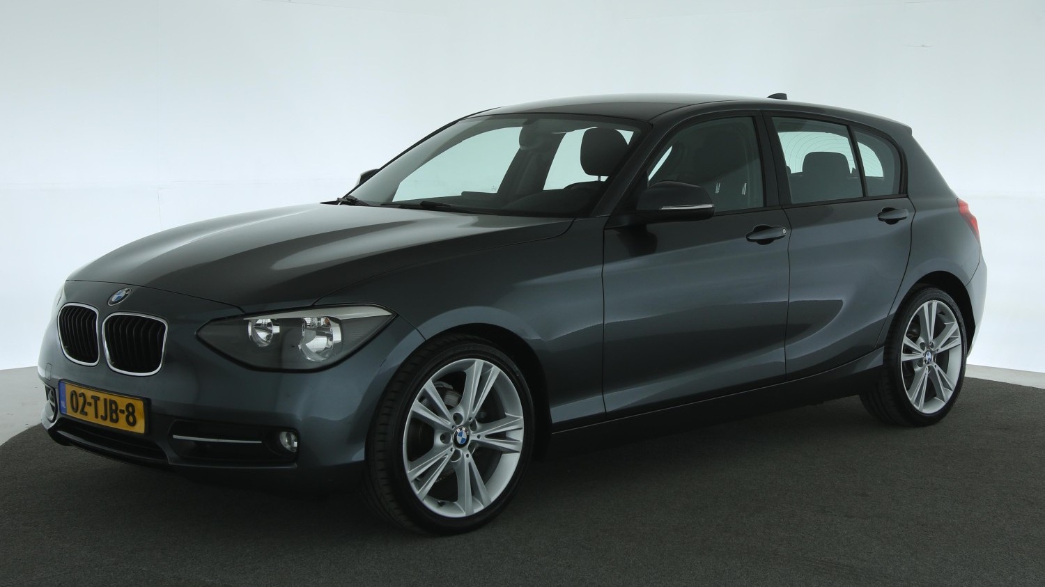 BMW 1-serie Hatchback 2012 02-TJB-8 1