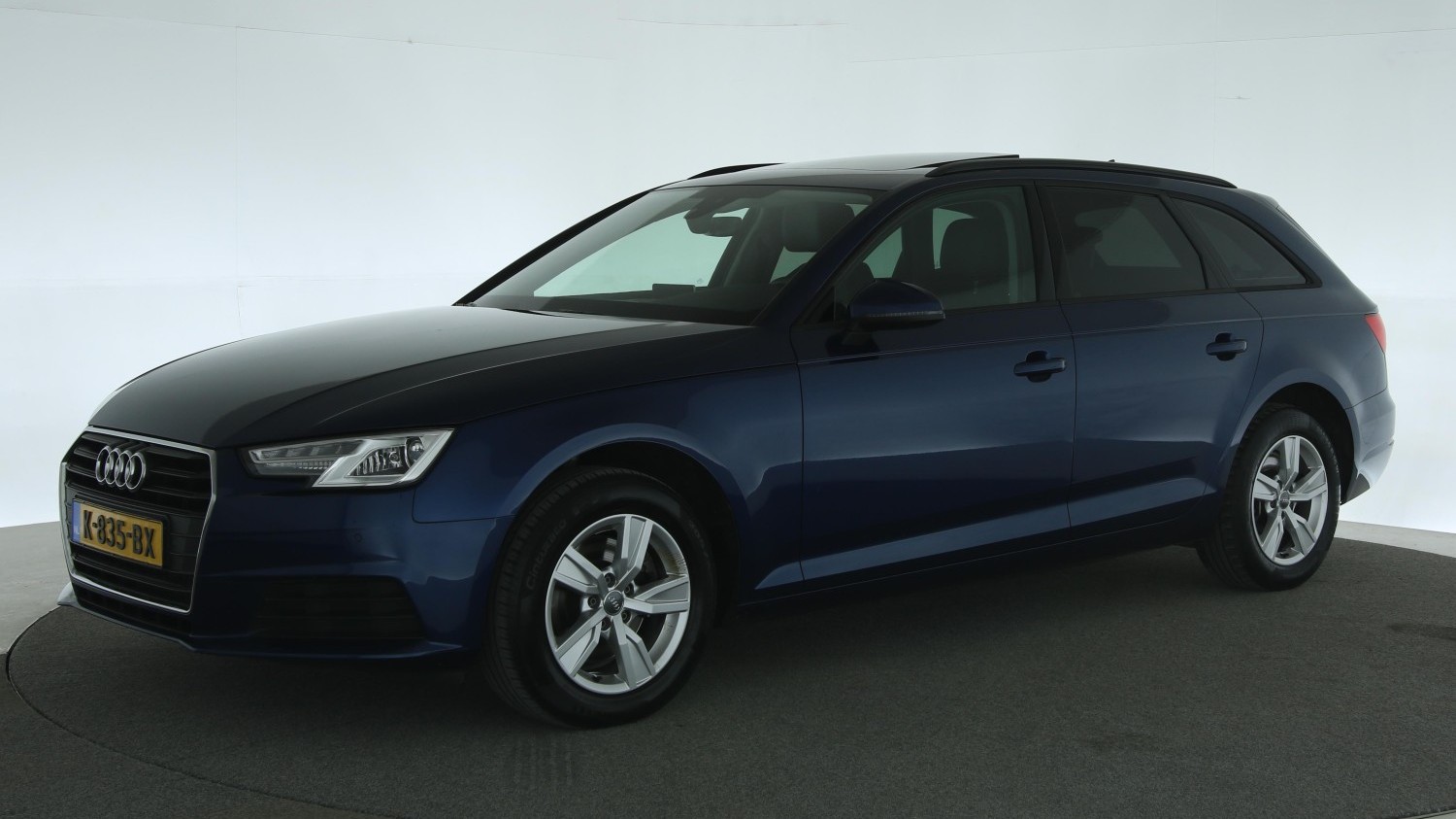 Audi A4 Station 2017 K-835-BX 1
