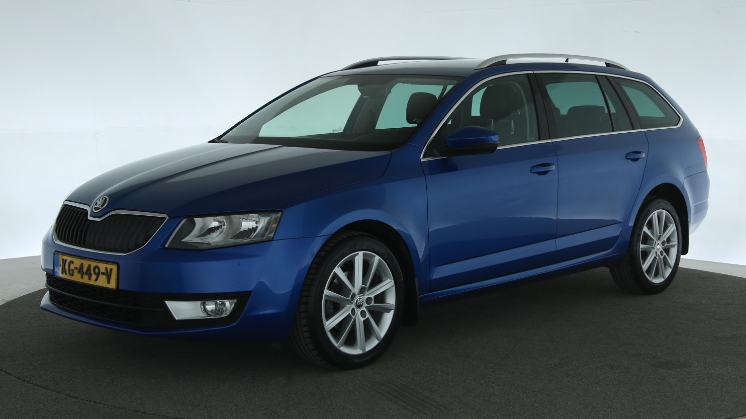 Skoda Octavia Station 2016 KG-449-V 1
