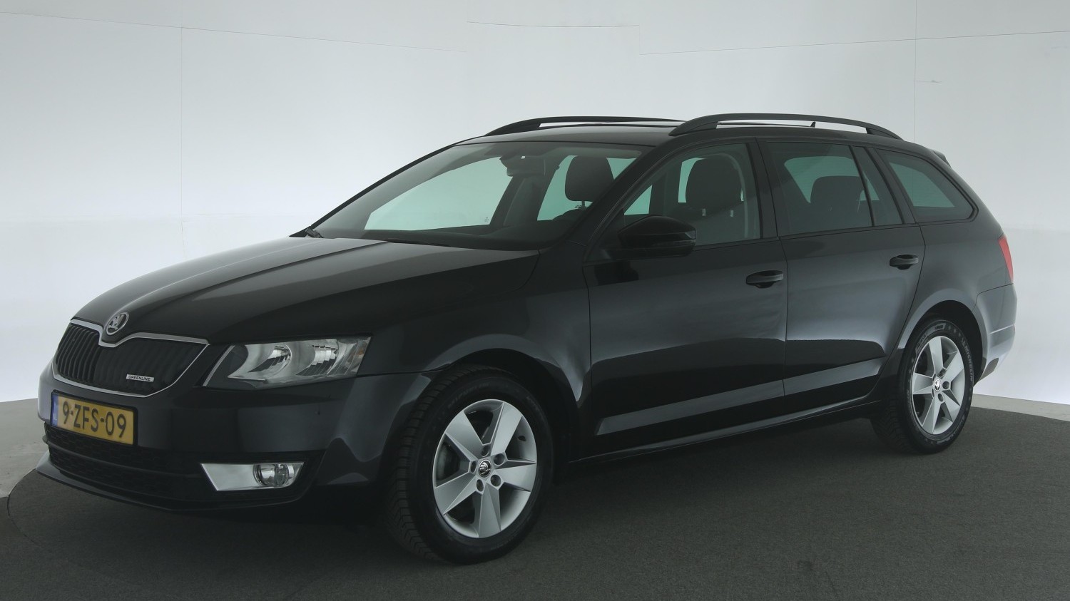 Skoda Octavia Station 2014 9-ZFS-09 1