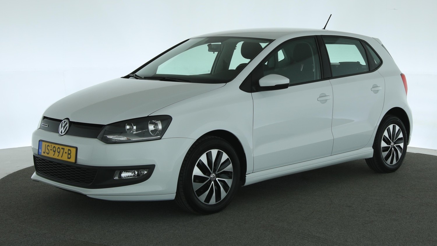 Volkswagen Polo Hatchback 2016 JS-997-B 1