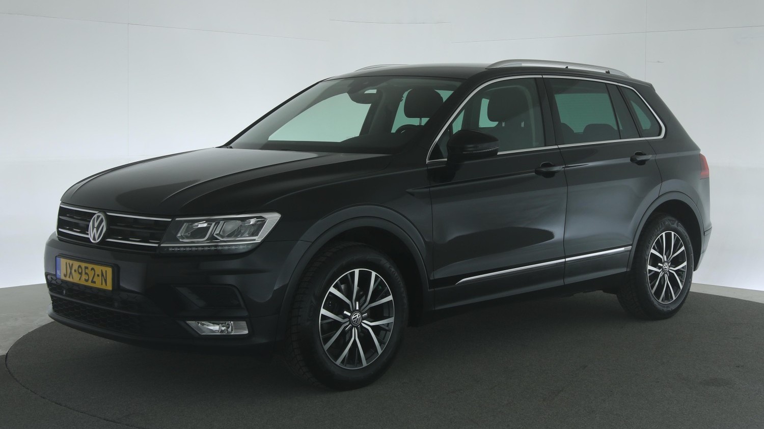 Volkswagen Tiguan SUV / Terreinwagen 2016 JX-952-N 1