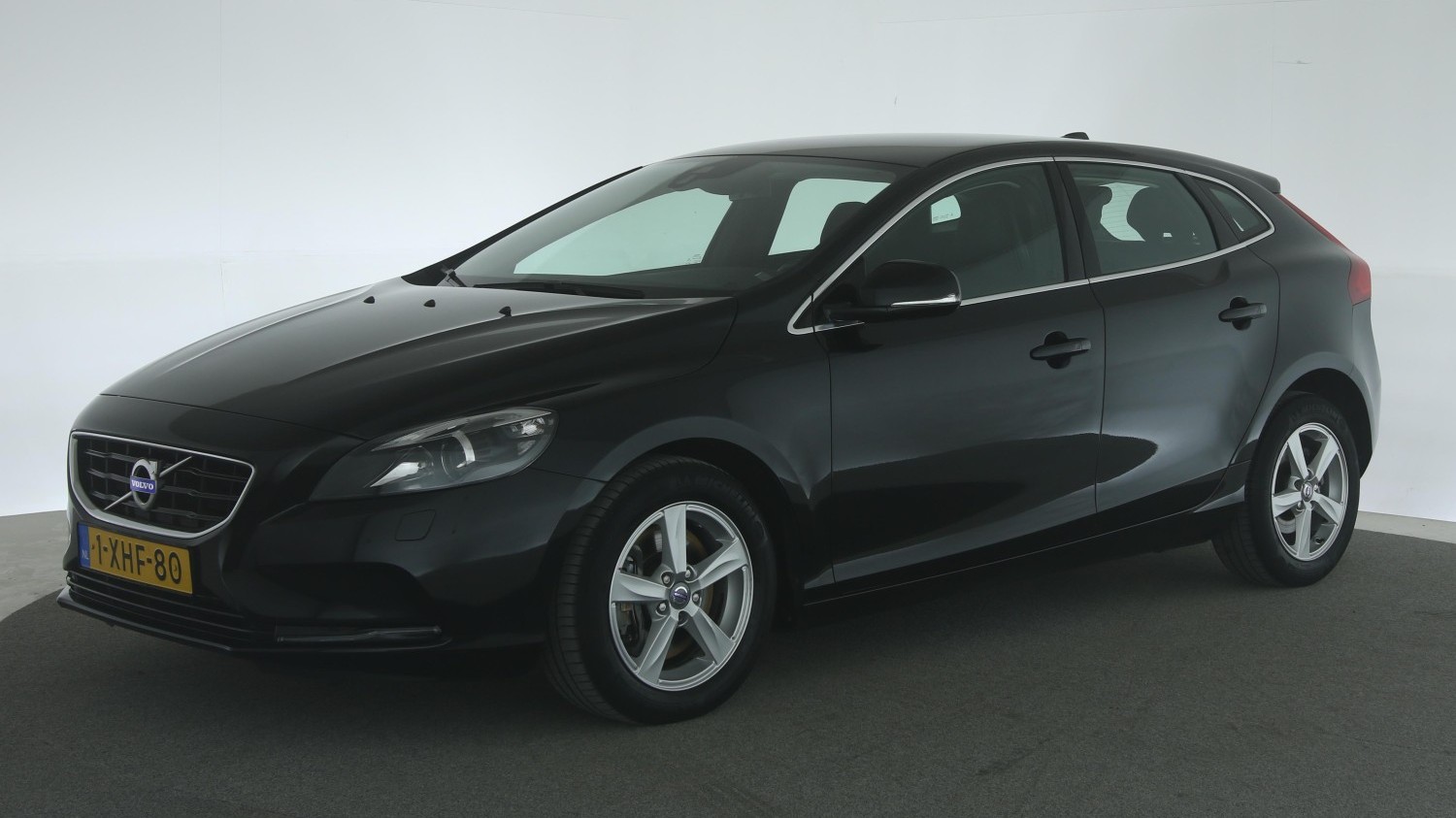 Volvo V40 Hatchback 2014 1-XHF-80 1