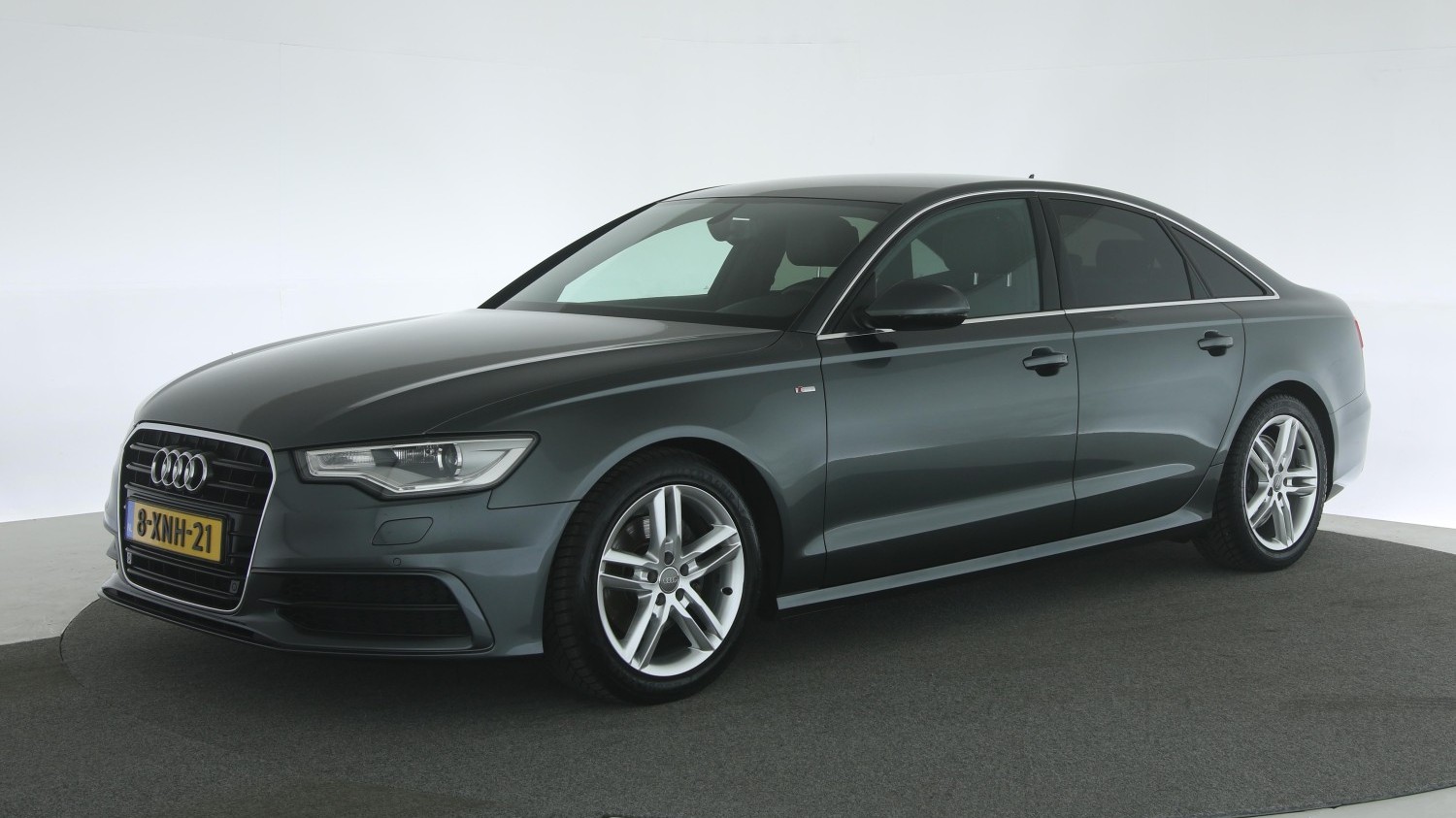 Audi A6 Sedan 2014 8-XNH-21 1