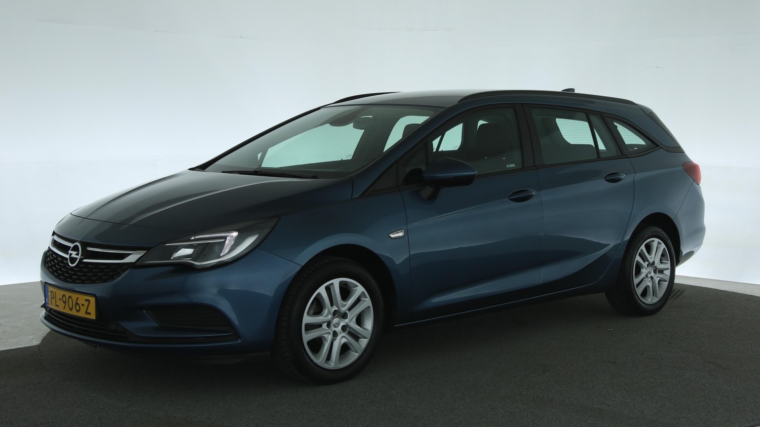 Opel Astra Station 2017 PL-906-Z 1