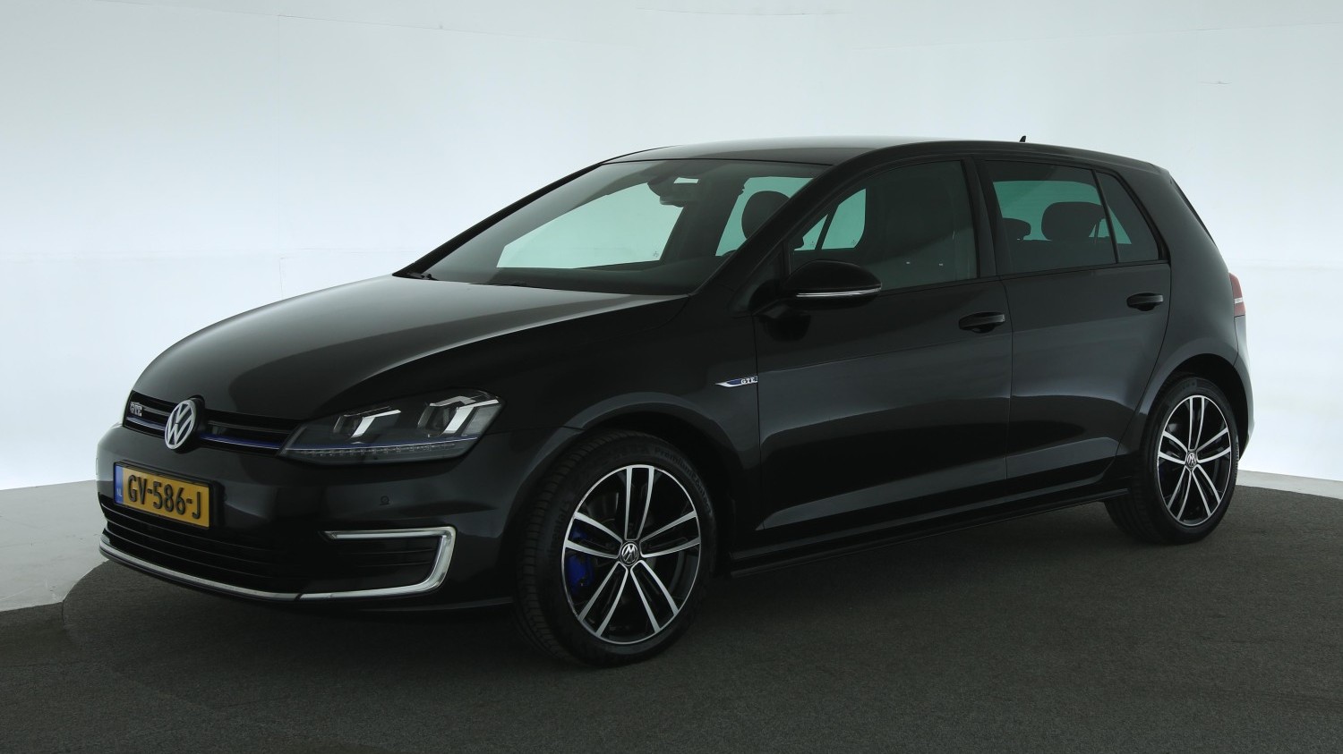 Volkswagen Golf Hatchback 2015 GV-586-J 1