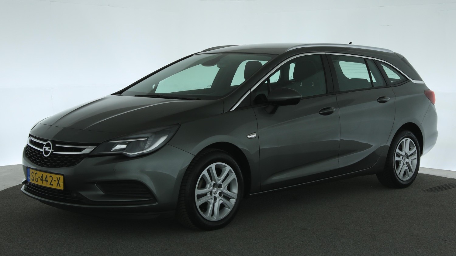 Opel Astra Station 2018 SG-442-X 1