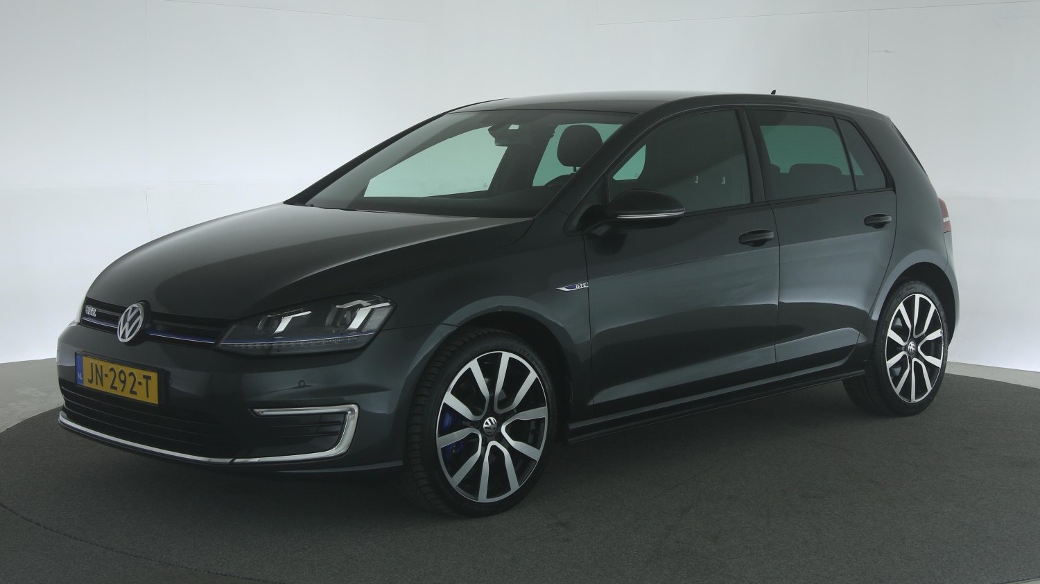 Volkswagen Golf Hatchback 2015 JN-292-T 1