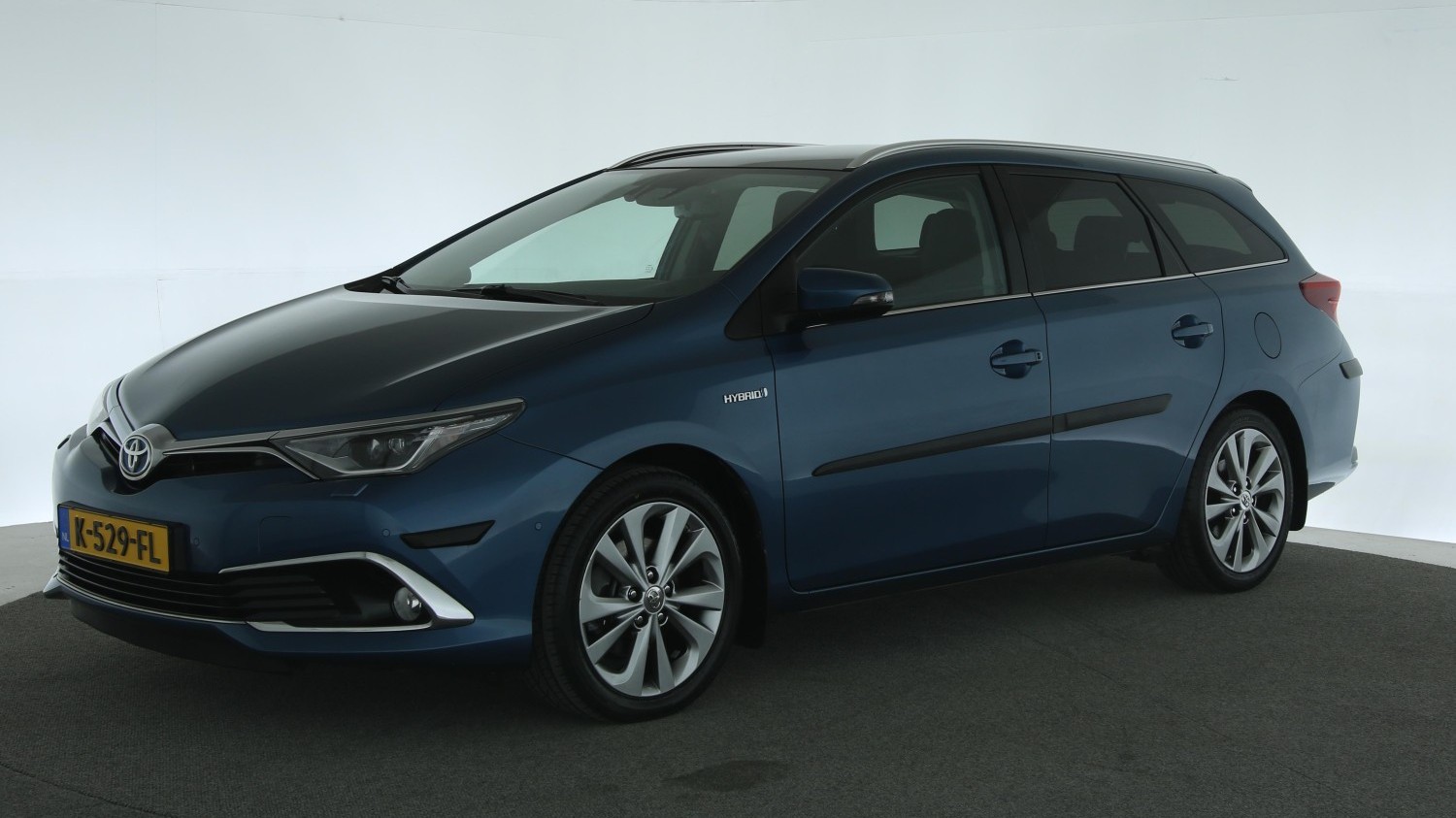 Toyota Auris Station 2016 K-529-FL 1