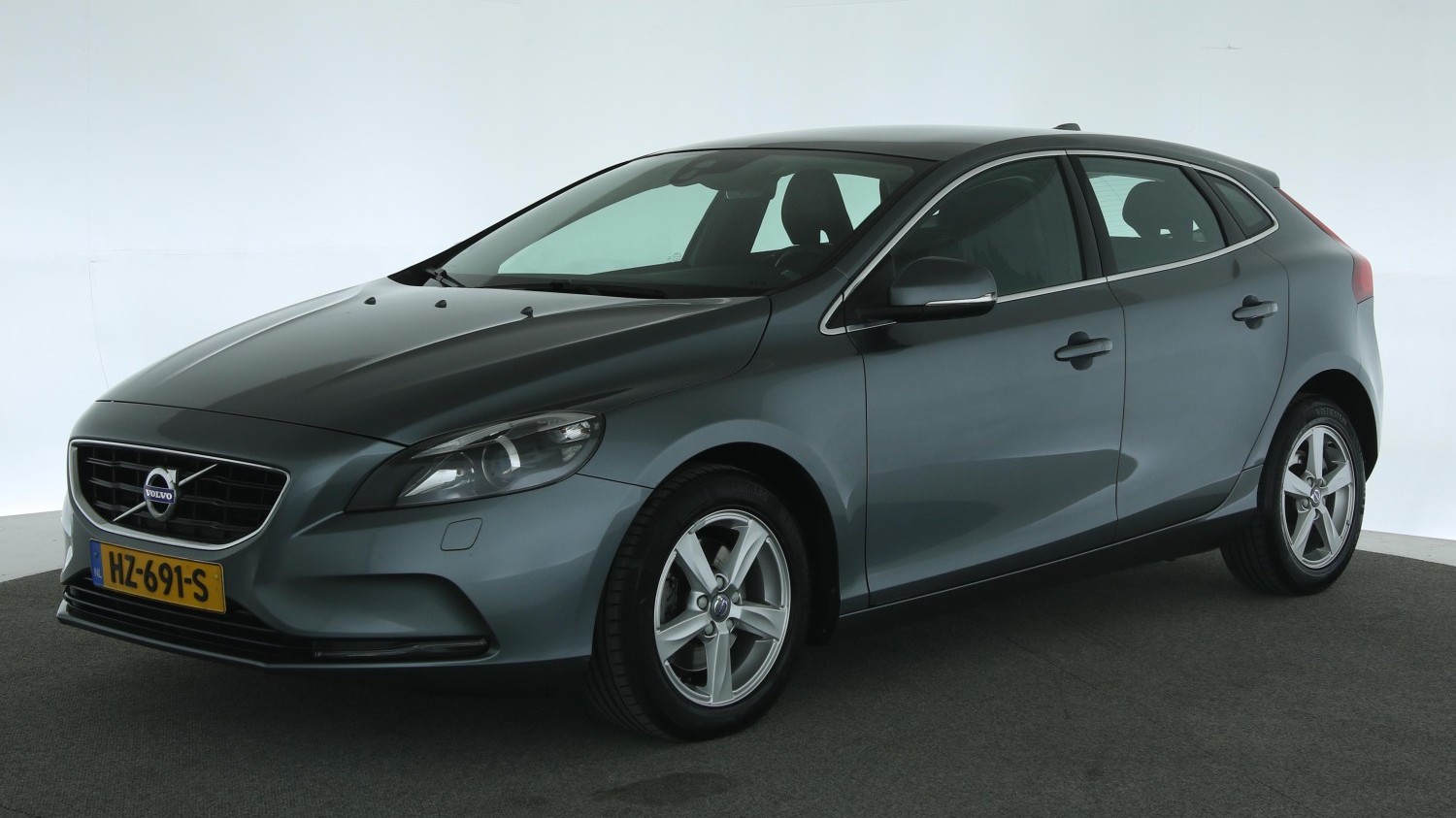 Volvo V40 Hatchback 2016 HZ-691-S 1