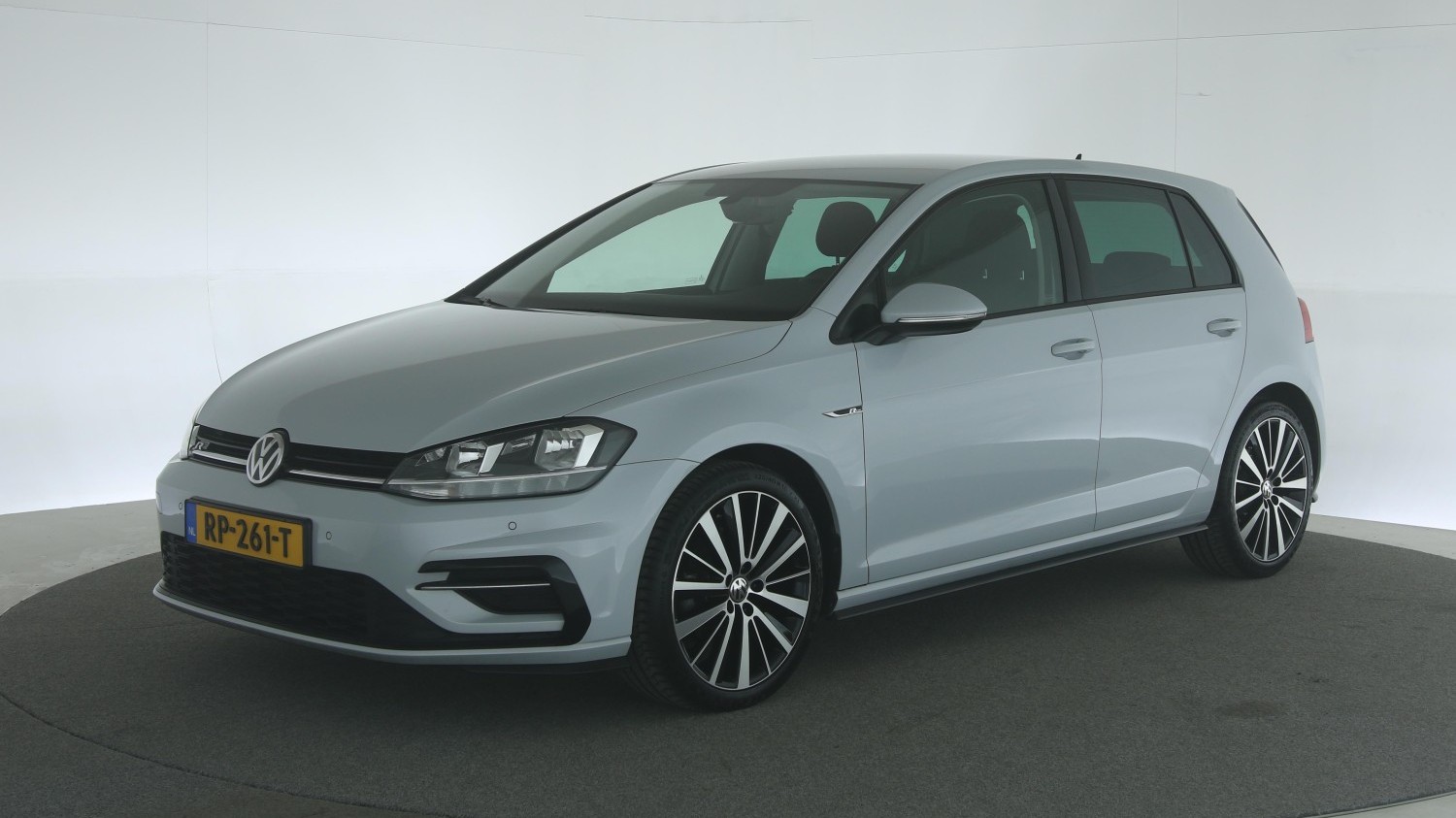Volkswagen Golf Hatchback 2018 RP-261-T 1