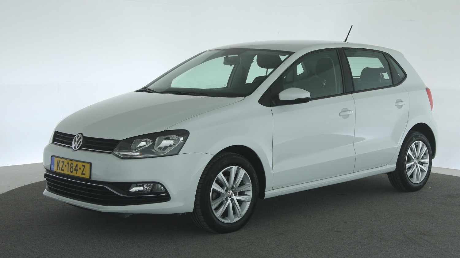 Volkswagen Polo Hatchback 2016 KZ-184-Z 1