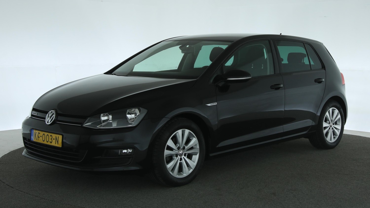 Volkswagen Golf Hatchback 2016 KF-003-N 1