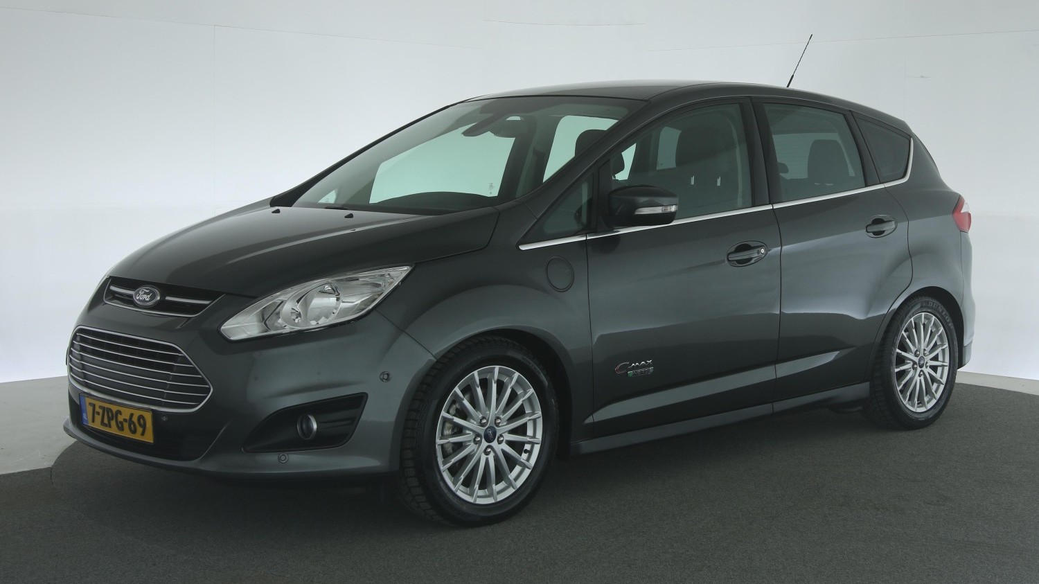 Ford C-Max MPV 2015 7-ZPG-69 1